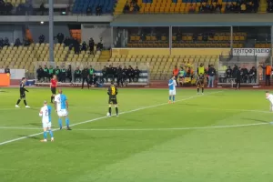 Ο Μπένσοπ είπε "καλησπέρα" και έδωσε προβάδισμα! (φώτος)