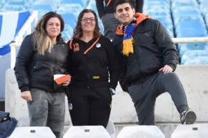 Δεύτερη νίκη και "γαλάζια" η πρόκριση... (φώτος)