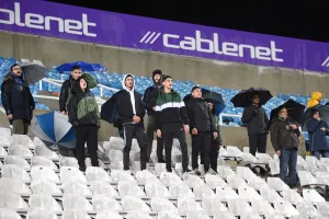 Πιστοί στη βροχή