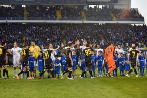 Η "Κυρία" πήρε το ντέρμπι και... απολαμβάνει το +4 (φώτος)