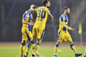 ΑΠΟΕΛ με εμφάνιση, ΓΚΟΛ και τρίποντο! (φώτος)