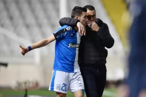 Δεύτερη νίκη και "γαλάζια" η πρόκριση... (φώτος)