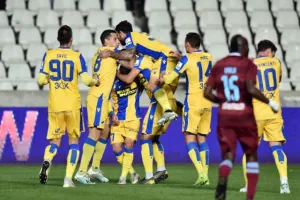 Καλή Χρονιά με ωραία μπάλα και 4άρα! (φώτος)