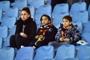ΑΠΟΕΛ με εμφάνιση, ΓΚΟΛ και τρίποντο! (φώτος)