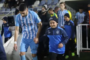 ΑΕΚΑΡΑ… με τρελή ανατροπή και καρέ Τρισκόφσκι!! (φώτος) 