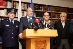 Ολοκληρώθηκε η σύσκεψη στο Υπουργείο (φώτος/βίντεο)