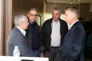 Είπε ο Κρις (2) (Παπασταύρου)