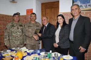 Ο Πρόεδρος του ΚΟΑ κοντά στους στρατευμένους αθλητές (φώτος)
