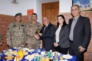 Ο Πρόεδρος του ΚΟΑ κοντά στους στρατευμένους αθλητές (φώτος)
