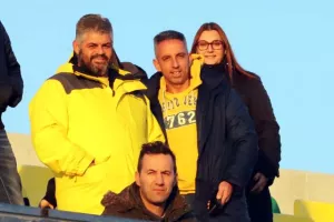 ΠΡΩΤΟ "τρίποντο" σε ντέρμπι και... άλμα! (Φώτος)