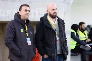 ΠΡΩΤΟ "τρίποντο" σε ντέρμπι και... άλμα! (Φώτος)