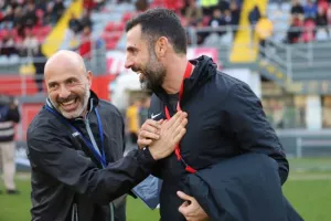 "Ερυθρόλευκη" πρόκριση... μέσω ΑΝΑΤΡΟΠΗΣ! (Φώτος)