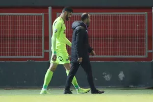 Η ΑΠΟΦΑΣΙΣΜΕΝΗ Ομόνοια... "ΠΡΟΚΡΙΣΗ" απ' το μισάωρο!  (Φώτος)