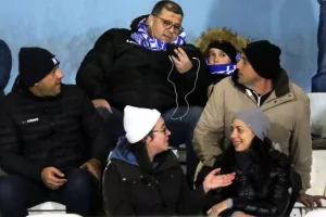 Ο Μπένσοπ είπε "καλησπέρα" και έδωσε προβάδισμα! (φώτος)