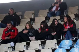 ΜΑΤΣΑΡΑ με... απ' όλα και "ερυθρόλευκο" φινάλε! (Φώτος)