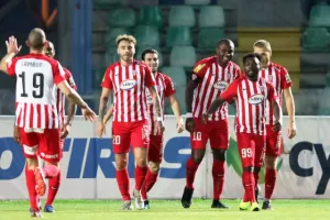 ΜΑΤΣΑΡΑ με... απ' όλα και "ερυθρόλευκο" φινάλε! (Φώτος)