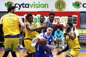 Πέρασε νικηφόρα από τη Λεμεσό το ΑΠΟΕΛ (φώτος)