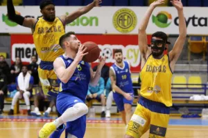 Πέρασε νικηφόρα από τη Λεμεσό το ΑΠΟΕΛ (φώτος)