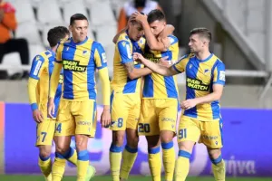 Καλή Χρονιά με ωραία μπάλα και 4άρα! (φώτος)