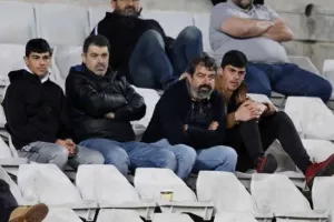 ΑΝΗΣΥΧΟΥΝ...