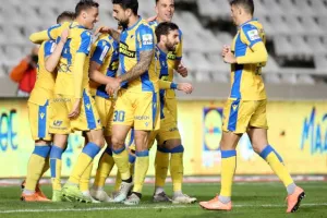 Καλή Χρονιά με ωραία μπάλα και 4άρα! (φώτος)