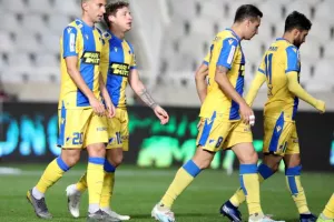 Καλή Χρονιά με ωραία μπάλα και 4άρα! (φώτος)
