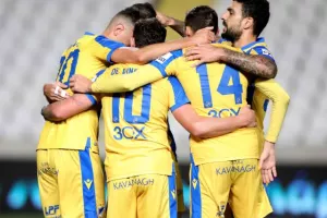 Καλή Χρονιά με ωραία μπάλα και 4άρα! (φώτος)