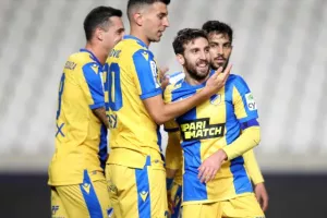 Καλή Χρονιά με ωραία μπάλα και 4άρα! (φώτος)