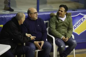 ΑΝΕΤΑ... η ΑΕΚ το  ΑΠΟΕΛ!