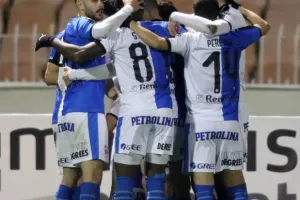 ΑΣΤΑΜΑΤΗΤΟΣ ο... αποδεκατισμένος Απόλλωνας! (φώτος)