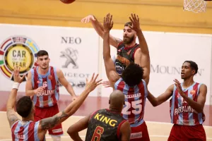ΜΕΓΑΛΗ ΕΚΠΛΗΞΗ και πρώτη ήττα!