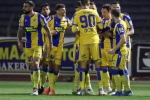 ΑΠΟΕΛ με εμφάνιση, ΓΚΟΛ και τρίποντο! (φώτος)