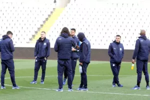 Δεύτερη νίκη και "γαλάζια" η πρόκριση... (φώτος)