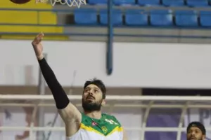 Πετρολίνα ΑΕΚ/Νίκησε την Ομόνοια και ανέβηκε δεύτερη (φώτος)