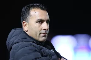 Ο Μπένσοπ είπε "καλησπέρα" και έδωσε προβάδισμα! (φώτος)