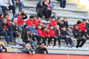 "Ερυθρόλευκη" πρόκριση... μέσω ΑΝΑΤΡΟΠΗΣ! (Φώτος)