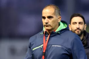 "Ερυθρόλευκη" πρόκριση... μέσω ΑΝΑΤΡΟΠΗΣ! (Φώτος)