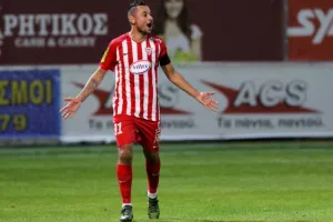 "Ερυθρόλευκη" πρόκριση... μέσω ΑΝΑΤΡΟΠΗΣ! (Φώτος)