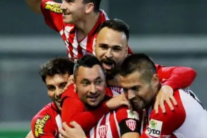 "Ερυθρόλευκη" πρόκριση... μέσω ΑΝΑΤΡΟΠΗΣ! (Φώτος)