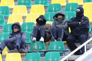 Τρία γκολ (και τρία δοκάρια!) και... βλέπει πρόκριση (φώτος)