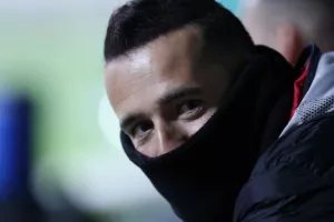 Τρία γκολ (και τρία δοκάρια!) και... βλέπει πρόκριση (φώτος)