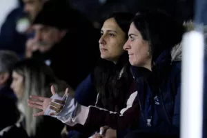 ΑΕΚΑΡΑ… με τρελή ανατροπή και καρέ Τρισκόφσκι!! (φώτος) 
