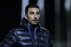 ΑΕΚΑΡΑ… με τρελή ανατροπή και καρέ Τρισκόφσκι!! (φώτος) 