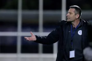 ΑΕΚΑΡΑ… με τρελή ανατροπή και καρέ Τρισκόφσκι!! (φώτος) 