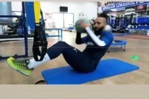 ΕΝΣΟΥΕ/ Ορεξάτος και... Never give up (Φώτος)