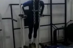 ΕΝΣΟΥΕ/ Ορεξάτος και... Never give up (Φώτος)