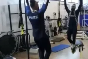 ΕΝΣΟΥΕ/ Ορεξάτος και... Never give up (Φώτος)