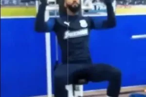 ΕΝΣΟΥΕ/ Ορεξάτος και... Never give up (Φώτος)