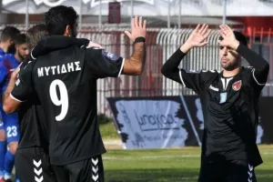 ΑΠΟΘΕΩΤΙΚΑ σχόλια: "Πάνω από 25 τελικές, 2 δοκάρια, 14 κόρνερ και 4 γκολ"