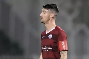 Ανεβαίνει επίπεδο
